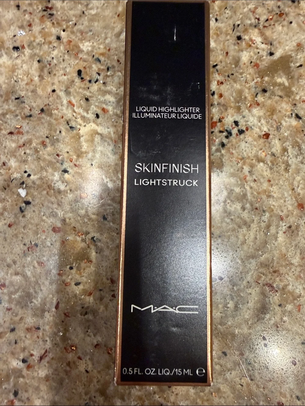 NEW MAC SKINFINISH LIGHTSTRUCK LIQUID HIGHLIGHTER